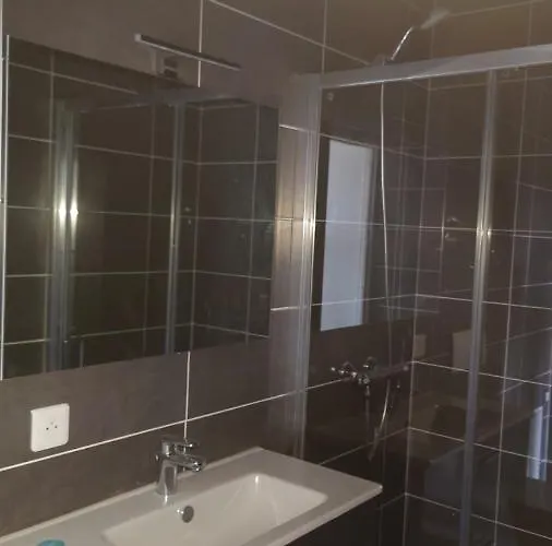 De La Tour Appartement *